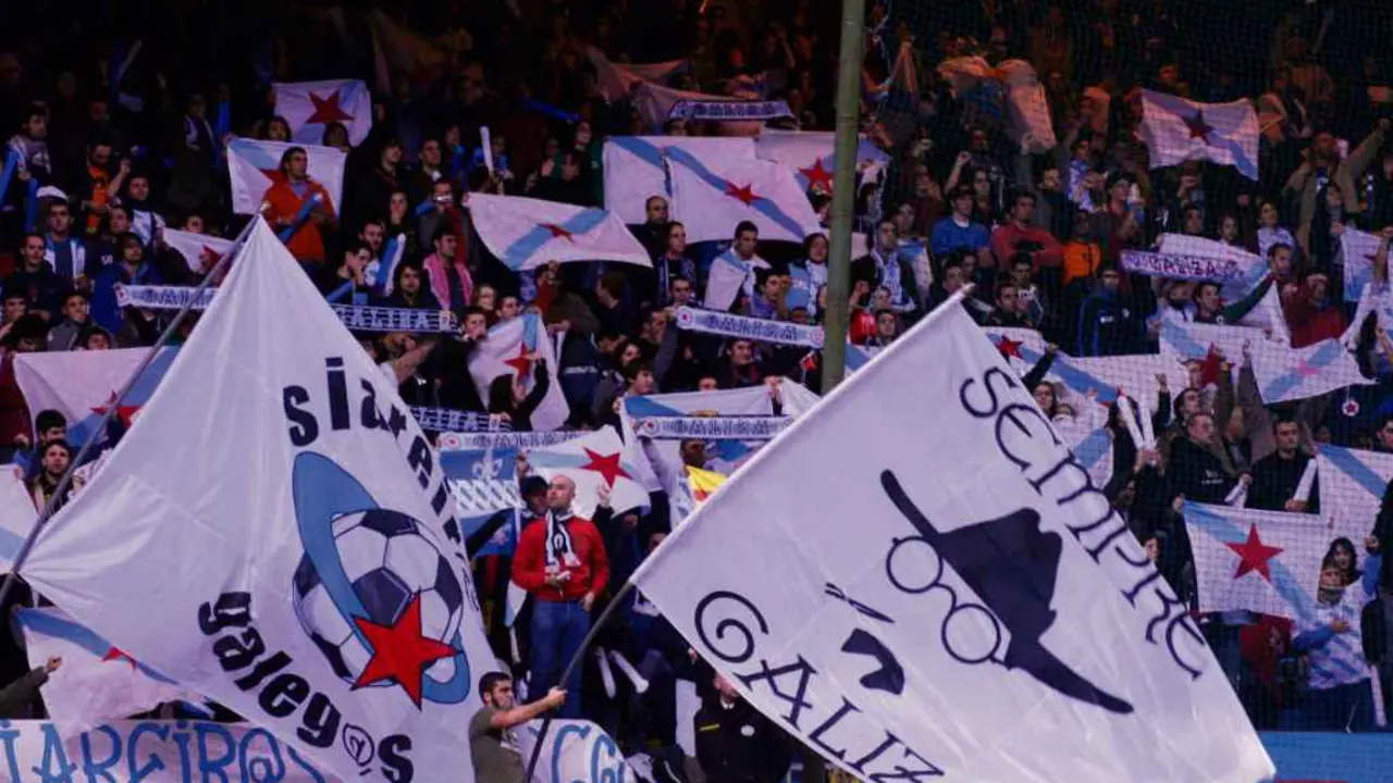 Un sector non pequeno das afecci&oacute;ns galegas sempre axita a bandeira da Patria para tratar de animar os seus futbolistas