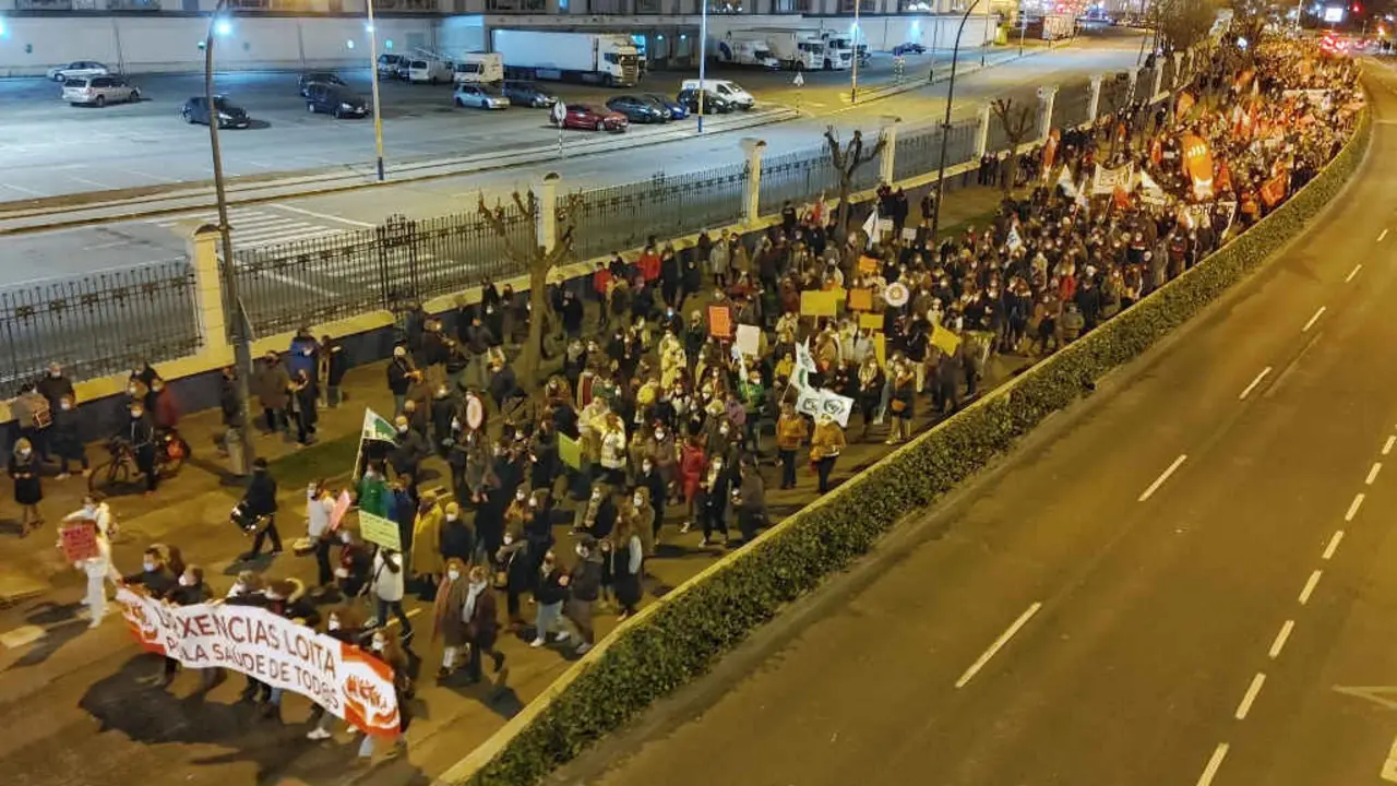 Manifestaci&oacute;n en defensa da sanidade p&uacute;blica na Coru&ntilde;a. (Foto: Eloy TP)