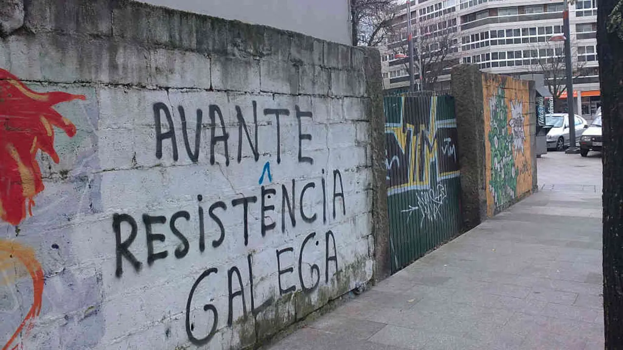 Pintada en 2011 mencionando a Resistencia Galega. (N&oacute;s Diario)