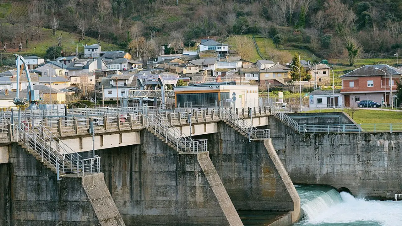 Encoro de Valencia de Sil, no concello de Vilamart&iacute;n de Valdeorras. (Foto: Ecoloxistas en Acci&oacute;n)