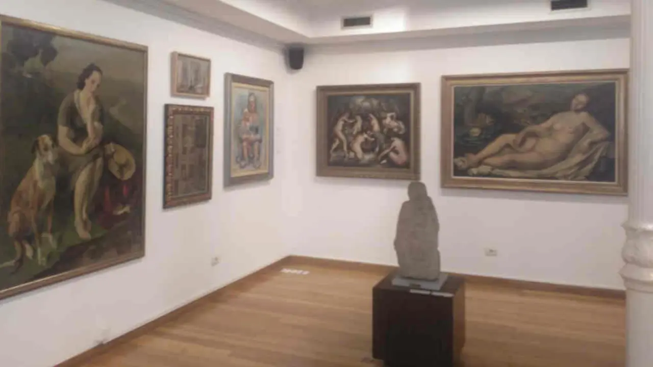 Vista da exposici&oacute;n sobre Laxeiro en Lal&iacute;n (Foto: N&oacute;s Diario).