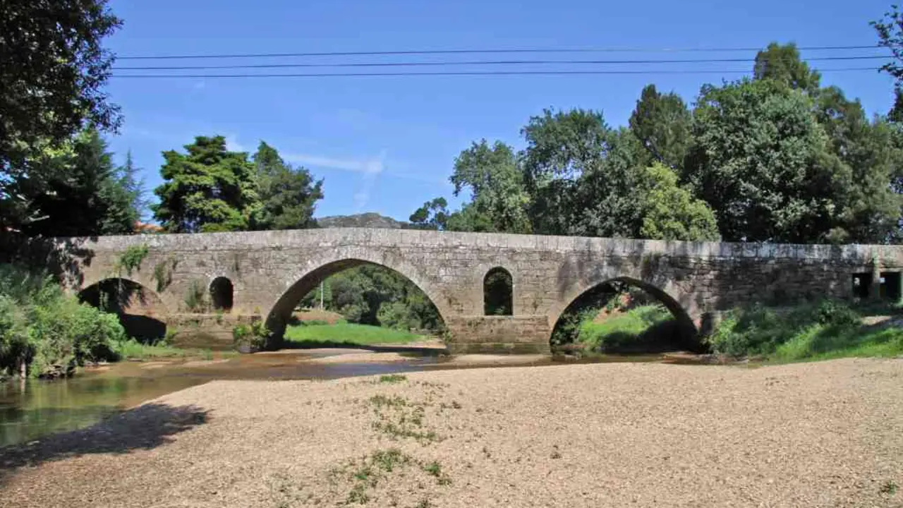Ponte medieval de Vilar de Mouros.