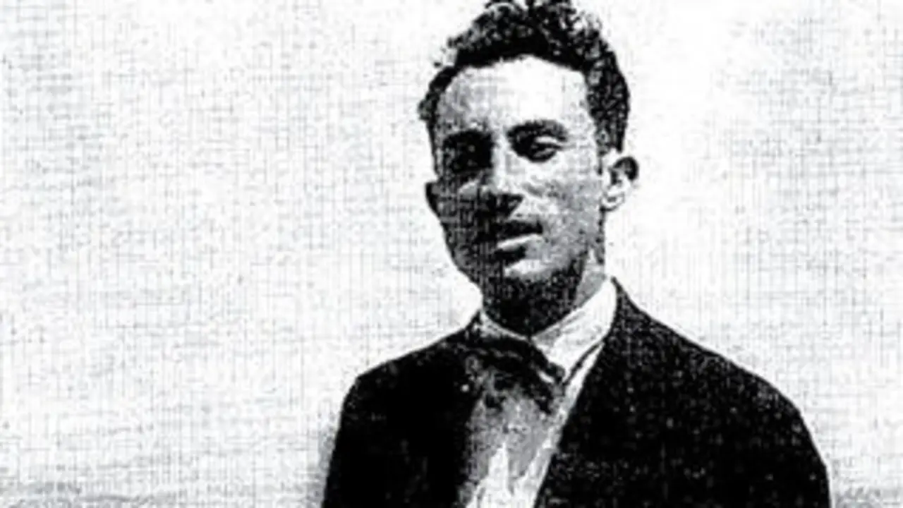 O poeta, xornalista e pol&iacute;tico Joh&aacute;n Carballeira. (Foto: Cedida)