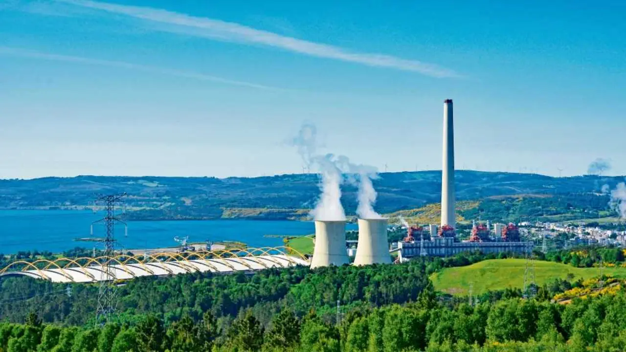 Augas de Galiza ten a &uacute;ltima palabra sobre a instalaci&oacute;n de paneis fotovoltaicos flotantes. (Foto: Sanguer)