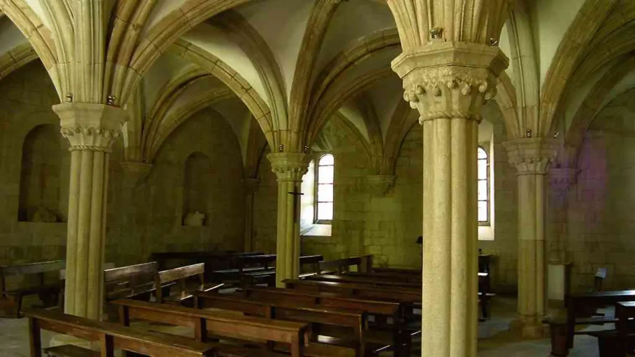 Mosteiro de Sobrado dos Monxes, onde est&aacute;n soterrados varios membros da familia Froilaz-Trava.  (Foto: Jos&eacute; Antonio Gil Mart&iacute;nez)