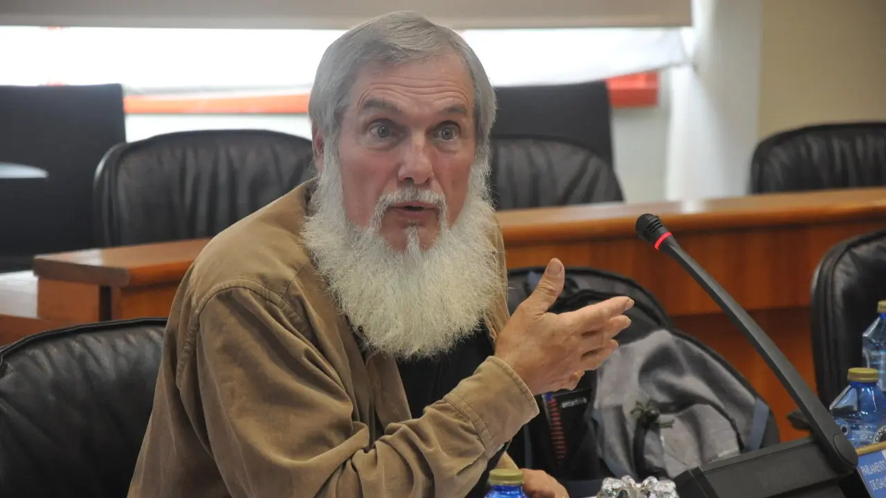 X&oacute;se Luis Rivas, 'Mini', nunha intervenci&oacute;n no Parlamento galego. (Foto: N&oacute;s Diario)