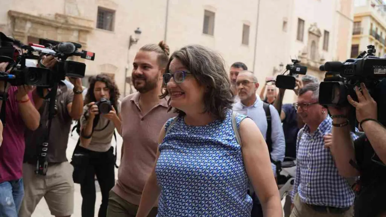 M&oacute;nica Oltra, chegando &aacute; reuni&oacute;n da Executiva de Comprom&iacute;s (Imaxe: Europa Press).