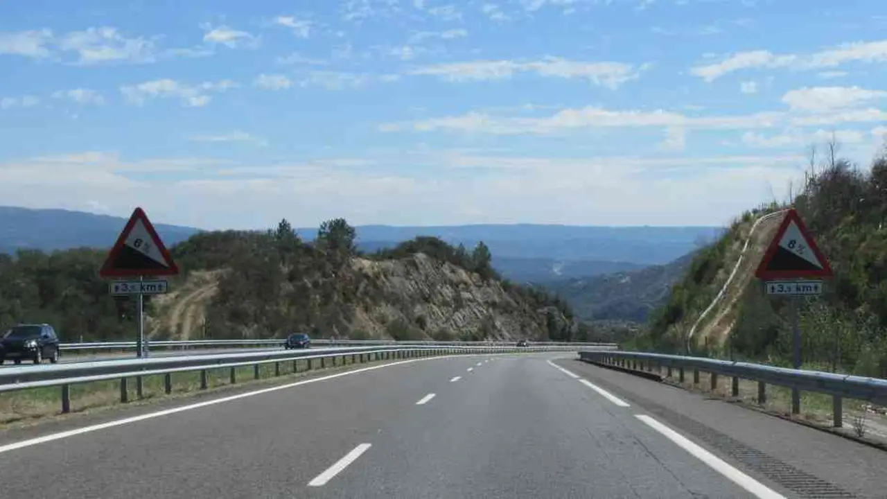 Un detalle da autov&iacute;a A-52 (Imaxe: European Roads).