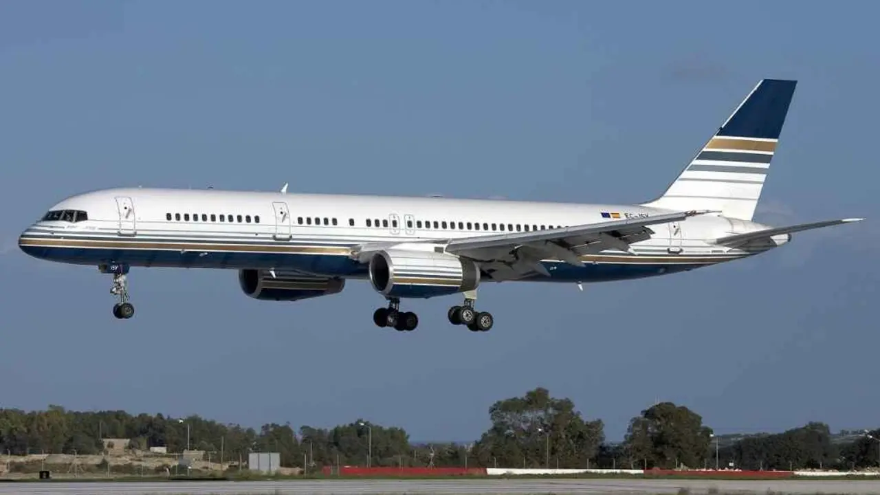 Un avi&oacute;n da aeroli&ntilde;a Privilege Style (Imaxe: Wikipedia)