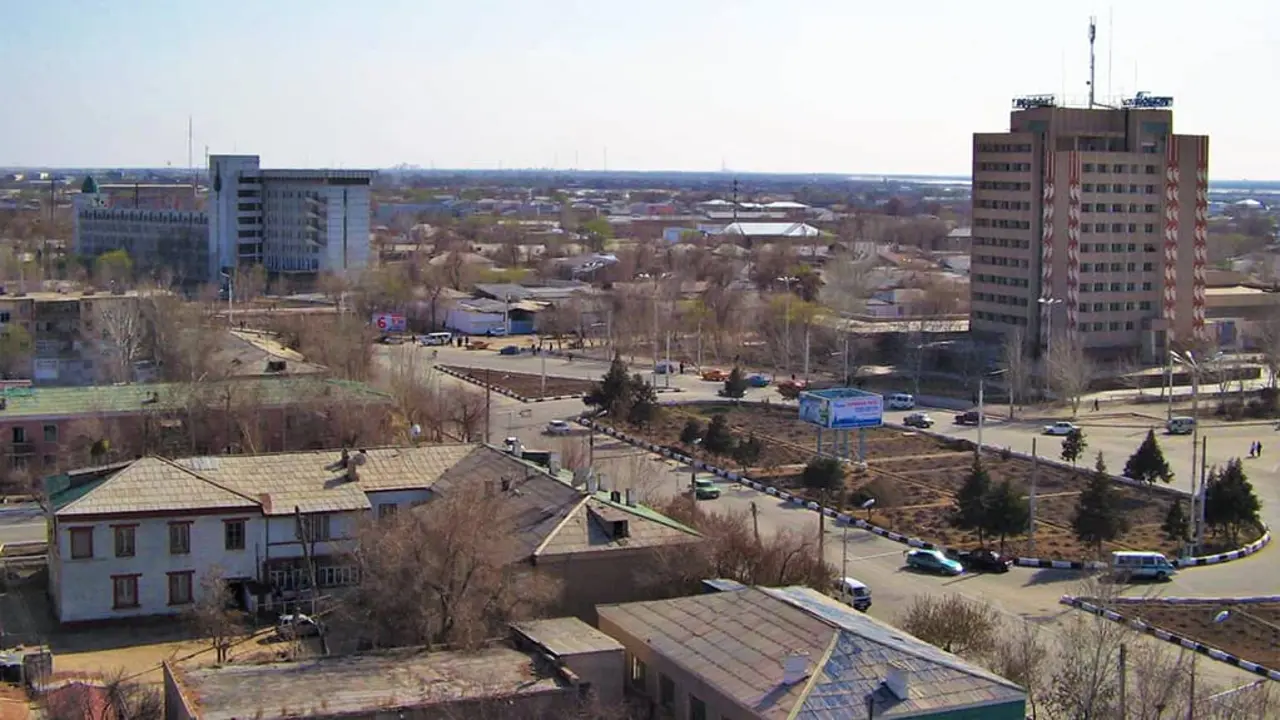 Vista de Nukus, a cidade onde est&aacute;n tendo lugar as manifestaci&oacute;ns. (Foto: N&oacute;s Diario).