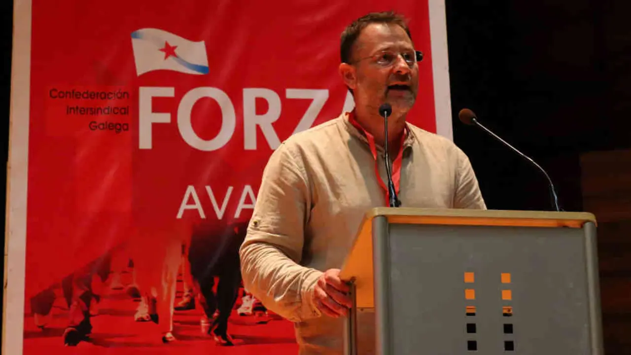 O secretario xeral da CIG, Paulo Carril, no feche do oitavo congreso da central sindical (Foto: N&oacute;s Diario).