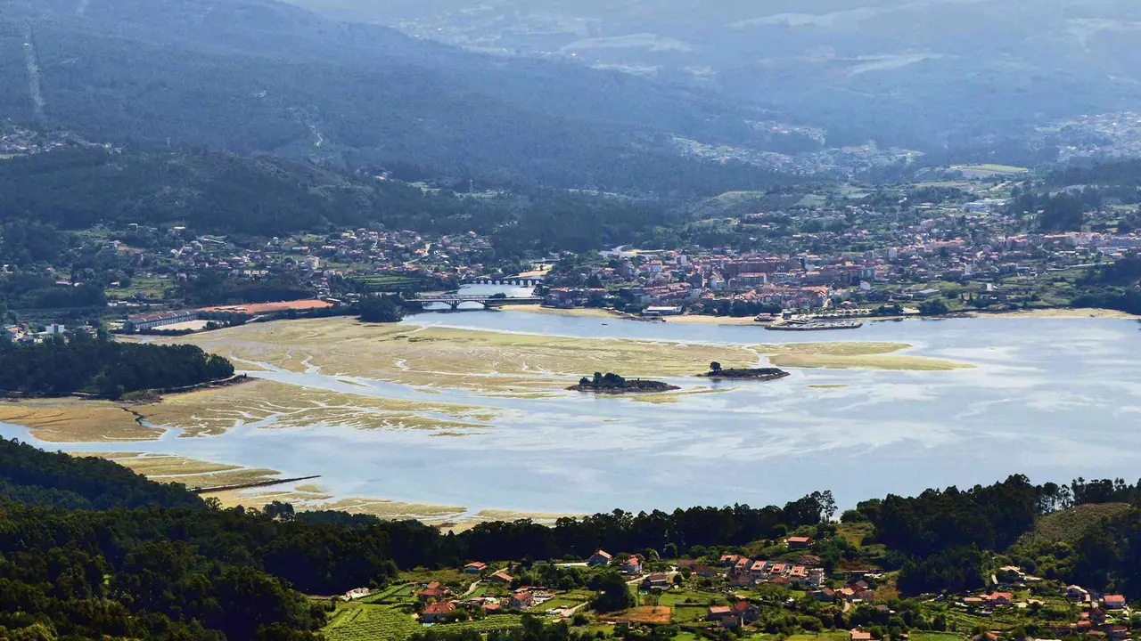 Desembocadura e esteiro do r&iacute;o Verdugo desde o Coto do Home.