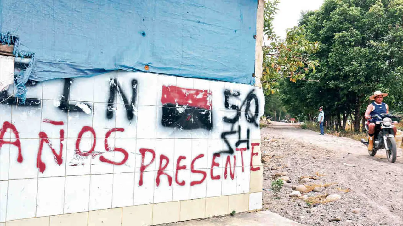 Pintada a favor do Ex&eacute;rcito de Liberaci&oacute;n Nacional no departamento colombiano de Arauca. (Foto: El Tiempo / Zuma Press / Contactophoto)