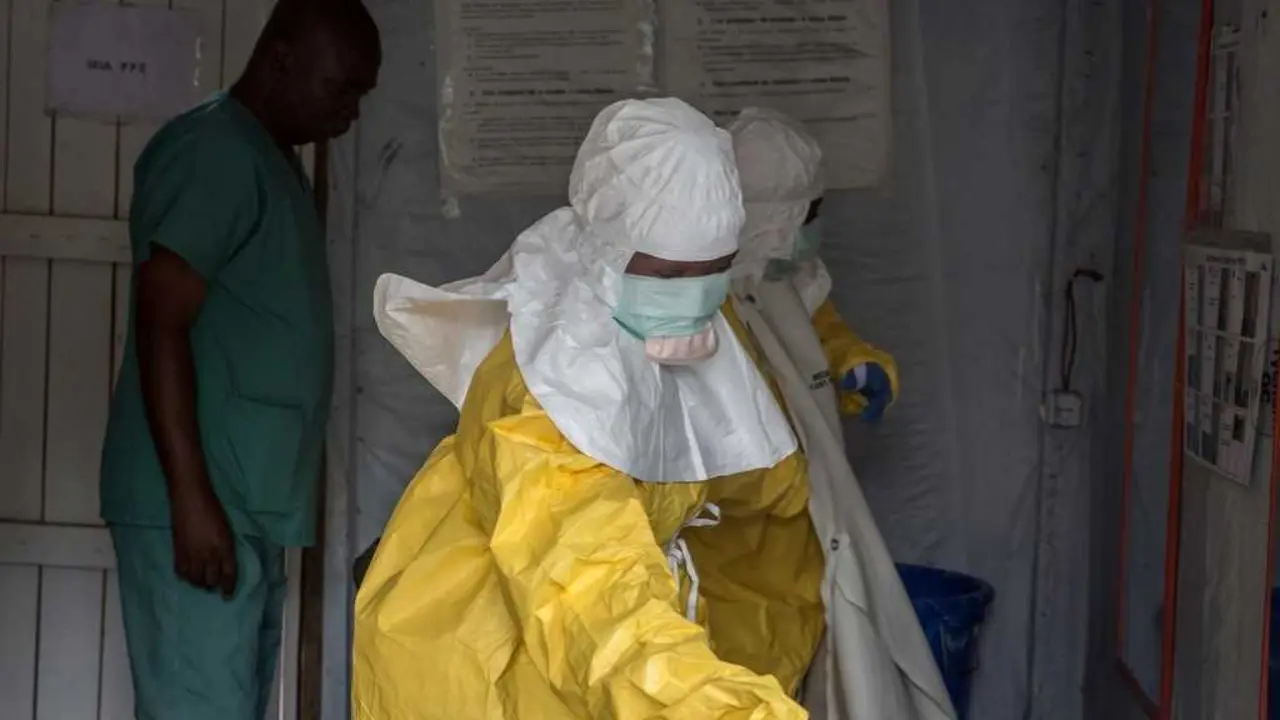 Resposta a un recente gromo de &eacute;bola na Rep&uacute;blica Democr&aacute;tica do Congo. (Foto: Sally Hayden / Zuma Press)