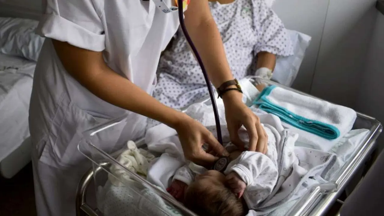 O persoal de Pediatr&iacute;a do CHUO alertou en setembro do "desmantelamento" do servizo na &aacute;rea sanitaria de Ourense. (Foto: Europa Press)