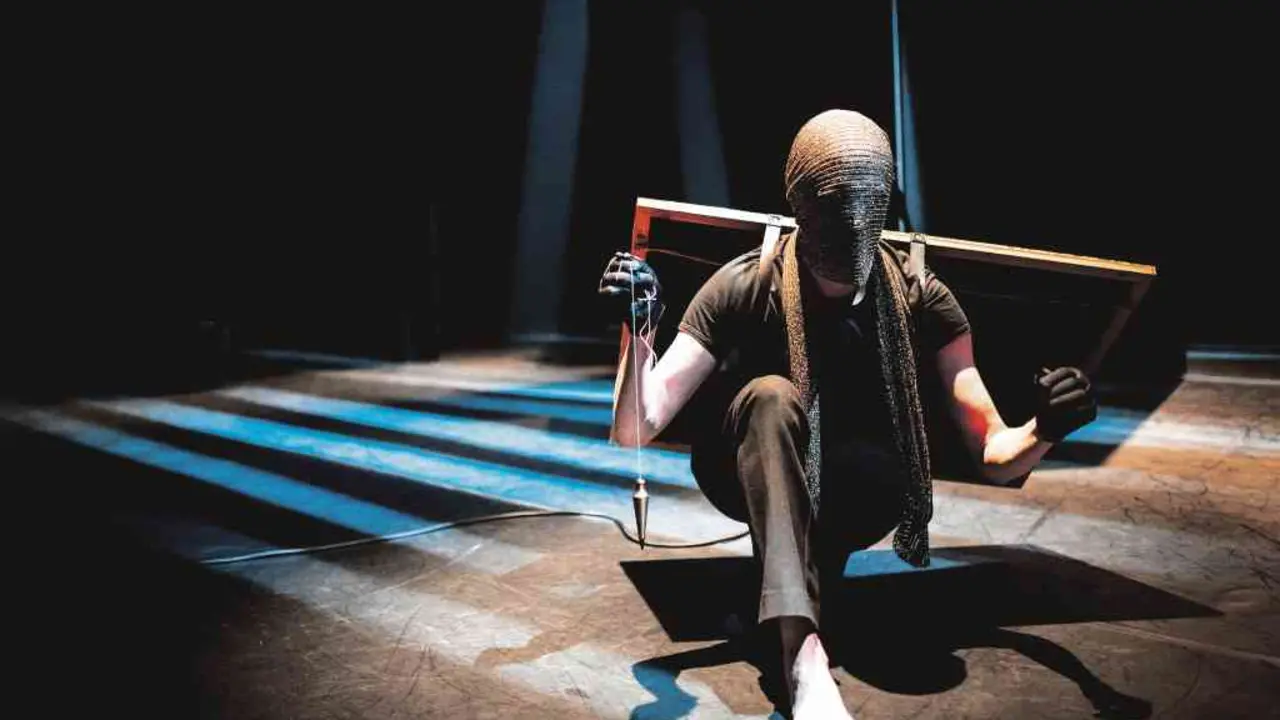 Unha escena de 'Figuras do Limiar', de Javier Mart&iacute;n. (Foto: Leo L&oacute;pez)