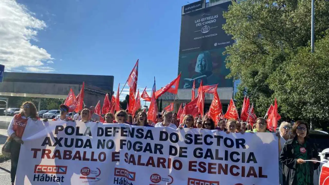 Manifestaci&oacute;n convocada por CCOO e UXT en Compostela (Imaxe: Europa Press)