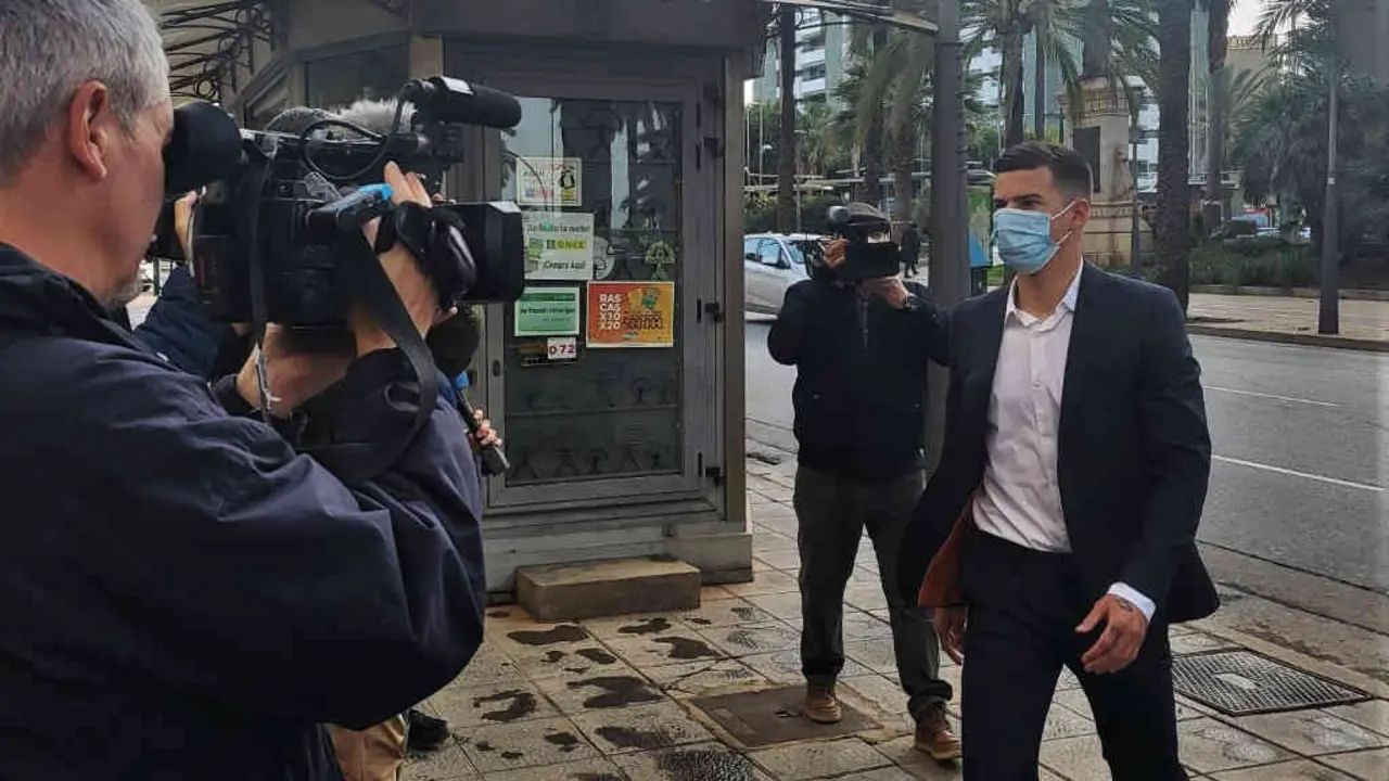 Santi Mina accede &aacute; Audiencia Provincial de Almer&iacute;a acusado dun delito de agresi&oacute;n sexual en marzo de 2022 (Foto: Europa Press).