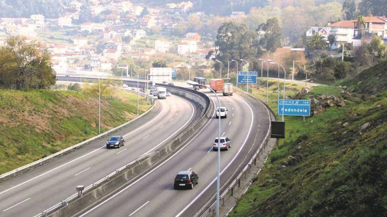 Autoestrada AP-9 ao seu paso por Chapela, en Redondela (Foto: Arxina).