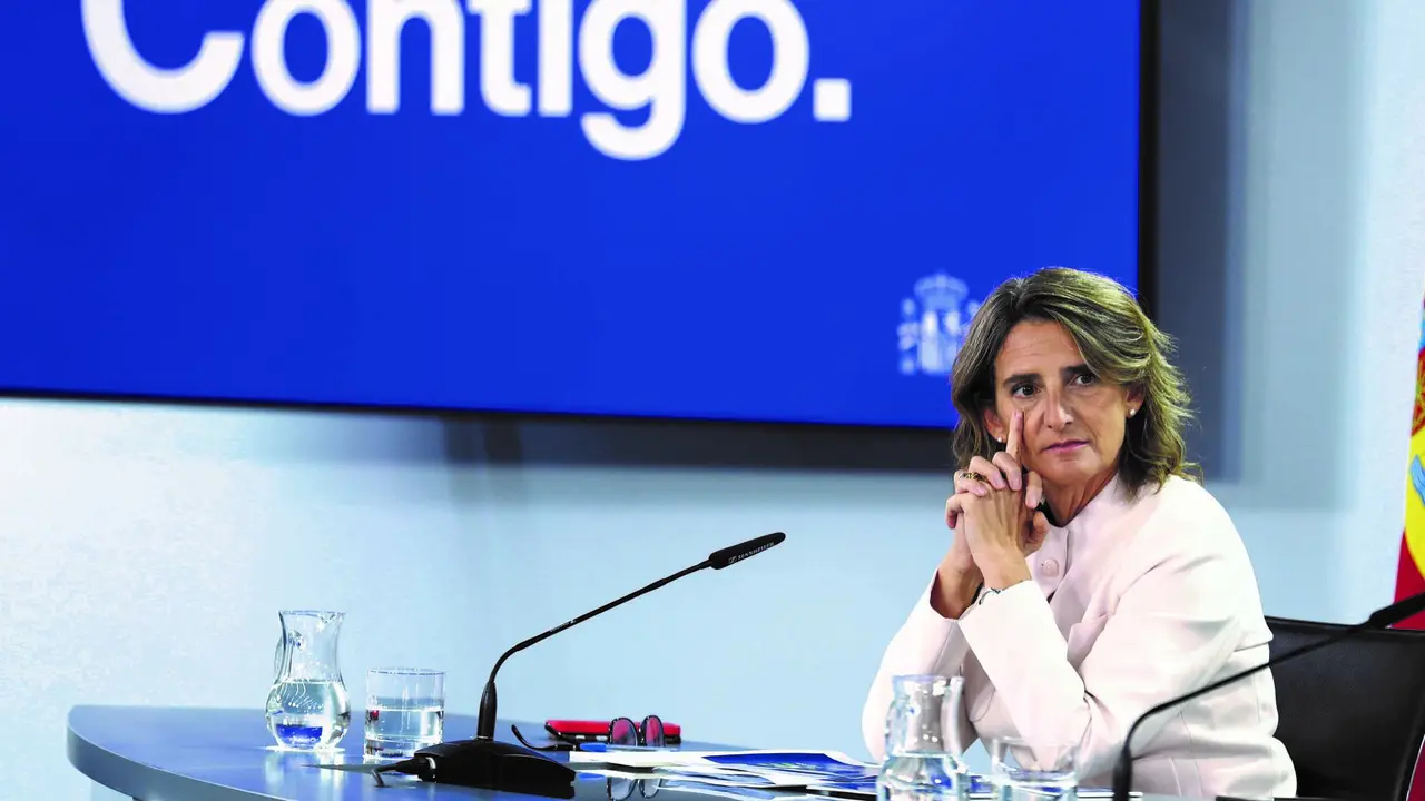A vicepresidenta terceira do Goberno espa&ntilde;ol e ministra para a Transici&oacute;n Ecol&oacute;xica e o Reto Demogr&aacute;fico, Teresa Ribera, esta terza feira (Foto: Eduardo Parra / Europa Press).