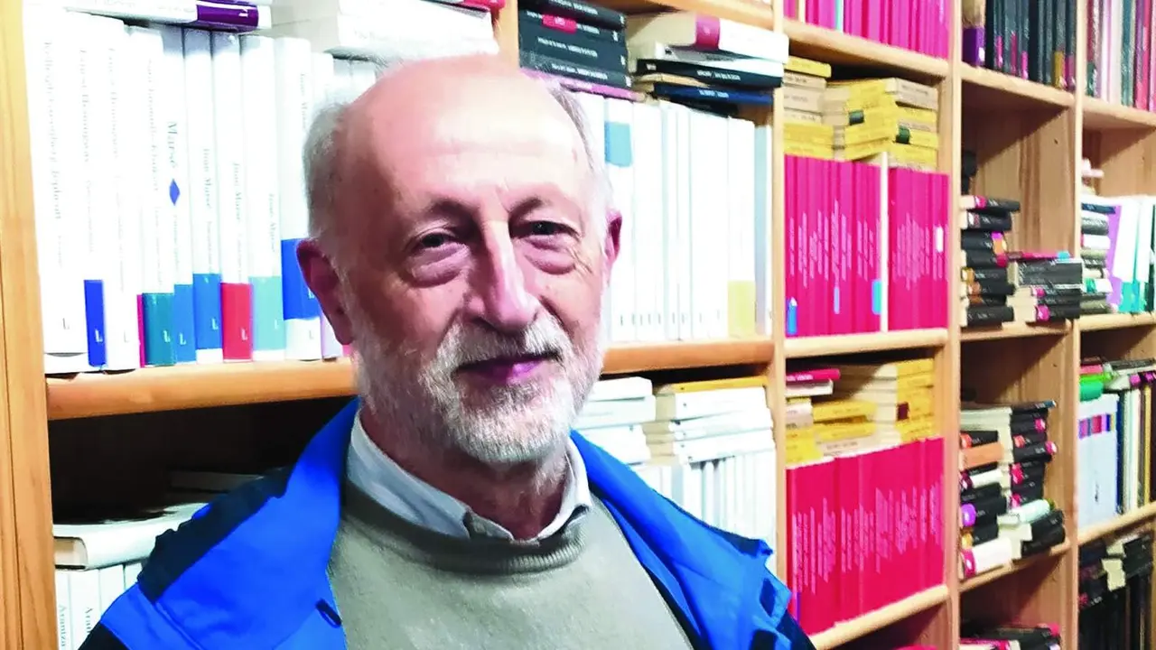 O historiador e escritor Xos&eacute; &Aacute;lvarez presenta a s&uacute;a obra.