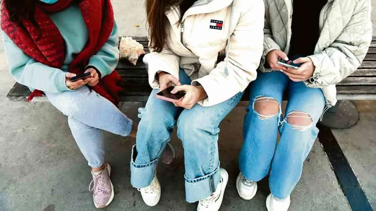 Estudantado adolescente (Foto: Santi Alvite)