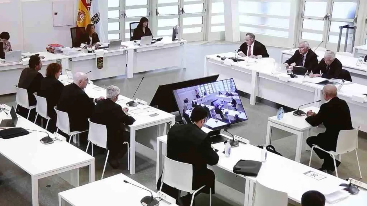 Vista xeral da sala da Cidade da Cultura na que decorre o xu&iacute;zo polo accidente do Alvia. (Europa Press)