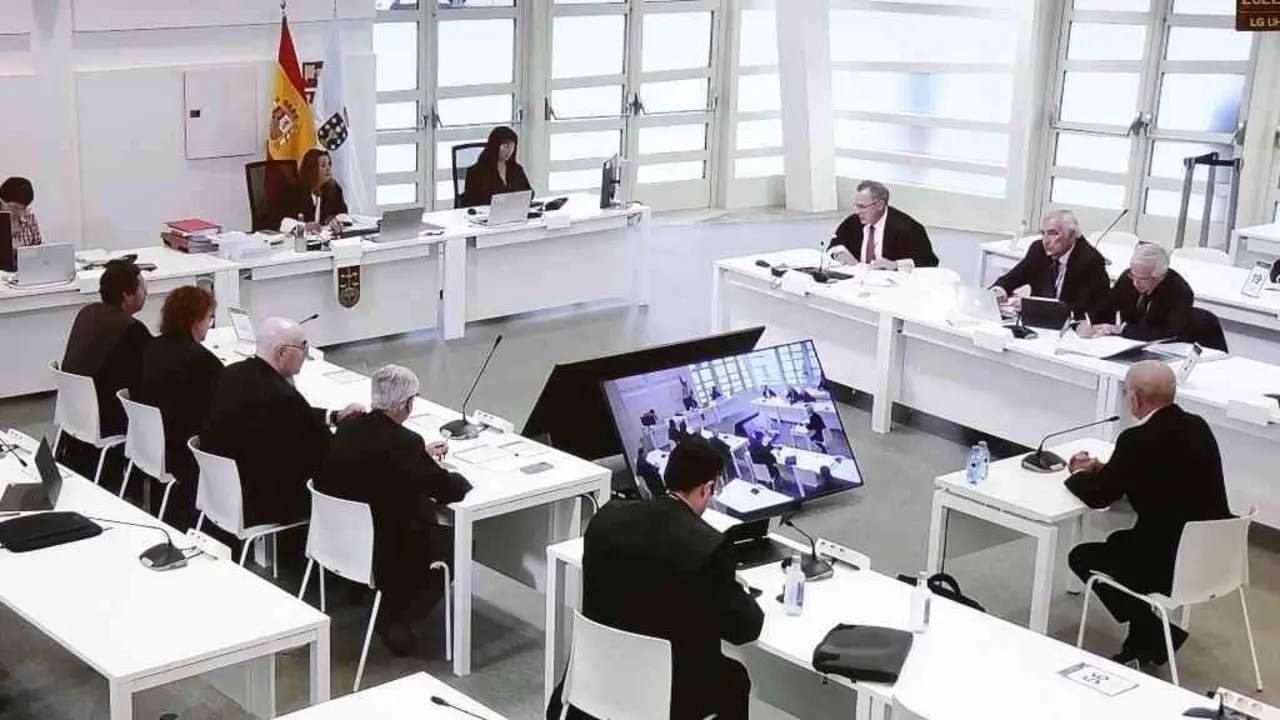 Vista xeral da sala da Cidade da Cultura na que se est&aacute; a xulgar o accidente do Alvia. (Foto: &Aacute;lvaro Ballesteros / Europa Press)