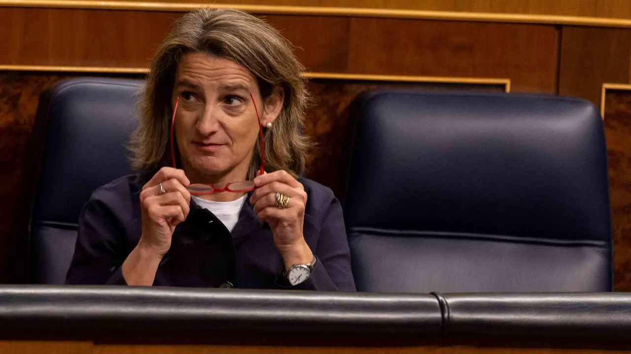A vicepresidenta terceira do Estado espa&ntilde;ol e ministra de Transici&oacute;n Ecol&oacute;xica e Reto Demogr&aacute;fico, Teresa Ribera, esta cuarta feira no Congreso (Foto: Eduardo Parra / Europa Press).