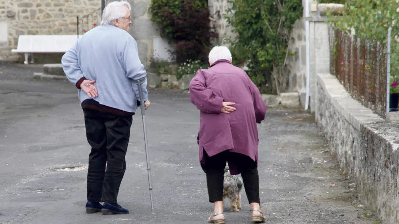 A UE urxe ao Estado a reformar as pensi&oacute;ns antes de fin de ano (Foto: Arxina).