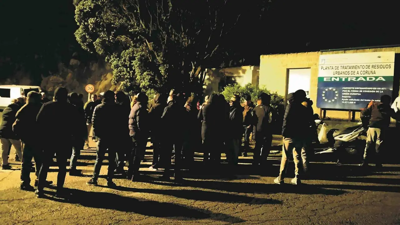 Persoal da planta de Nosti&aacute;n durante unha xornada de folga nunha imaxe de arquivo (Foto: N&oacute;s Diario).