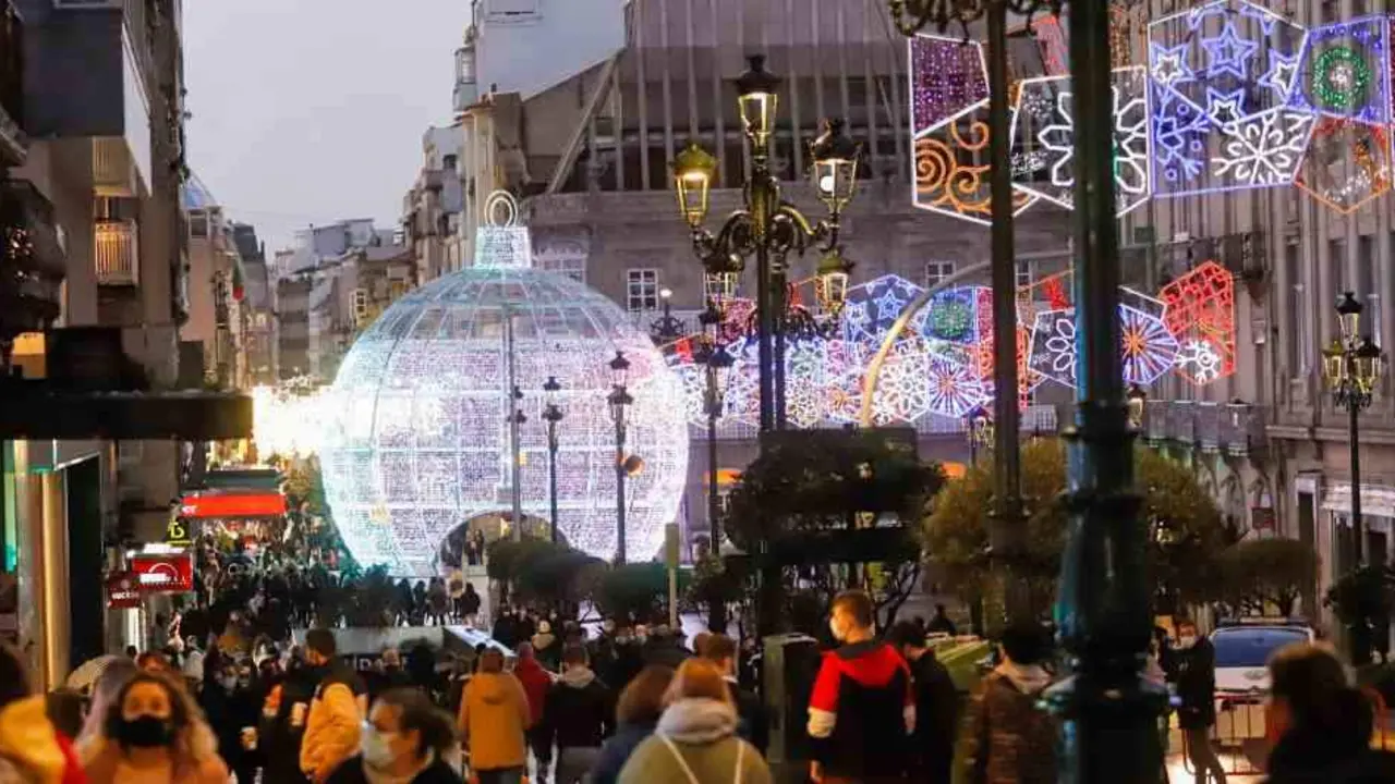 Vigo &eacute; a cidade galega que m&aacute;is contamina no Nadal debido ao iluminado. (Foto: Europa Press)