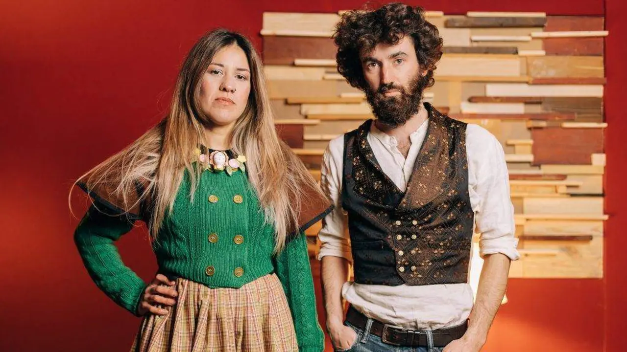 Sabela Rey Bello e Benxam&iacute;n V&aacute;zquez, de Mallou. (Foto: Deputaci&oacute;n de Pontevedra)