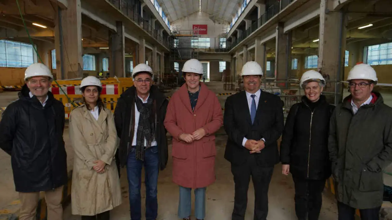 Ana Pont&oacute;n (no centro) esta segunda feira na Cidade das TIC na Coru&ntilde;a (Foto: N&oacute;s Diario).