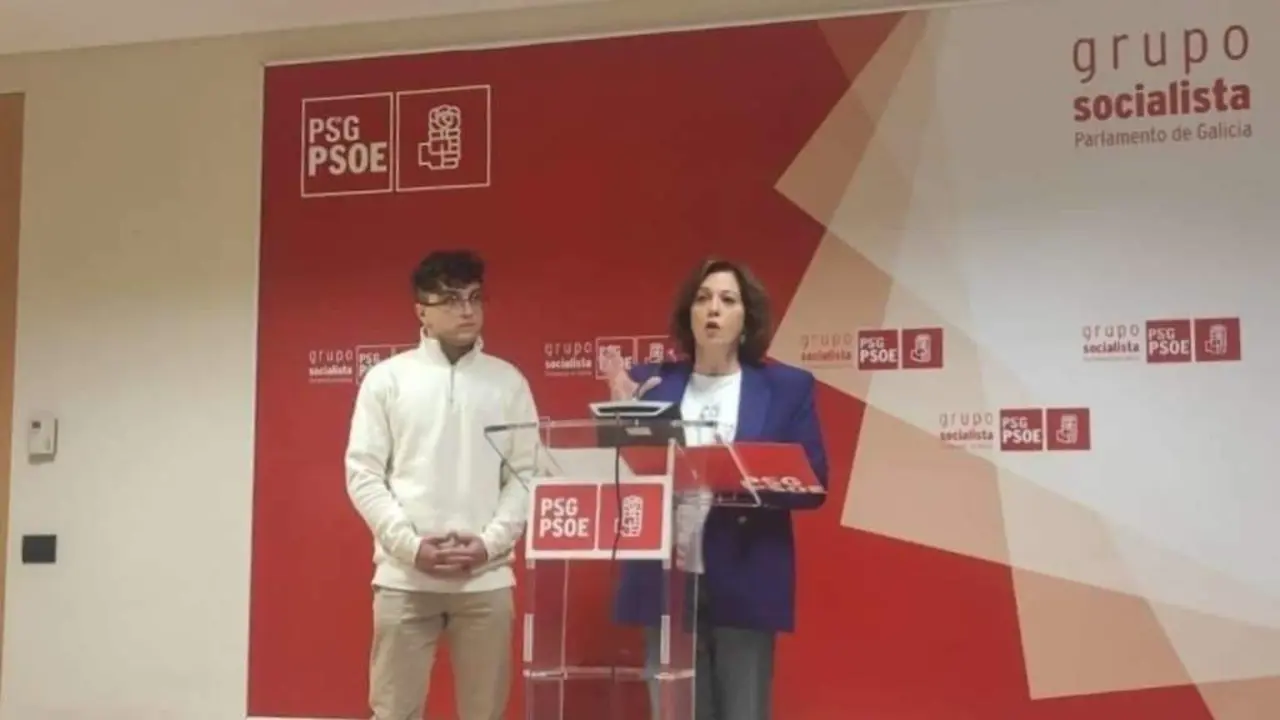 Xurxo Doval e Bego&ntilde;a Rodr&iacute;guez Rumbo, do PSdeG, esta segunda feira, en rolda de prensa. (Foto: Europa Press)