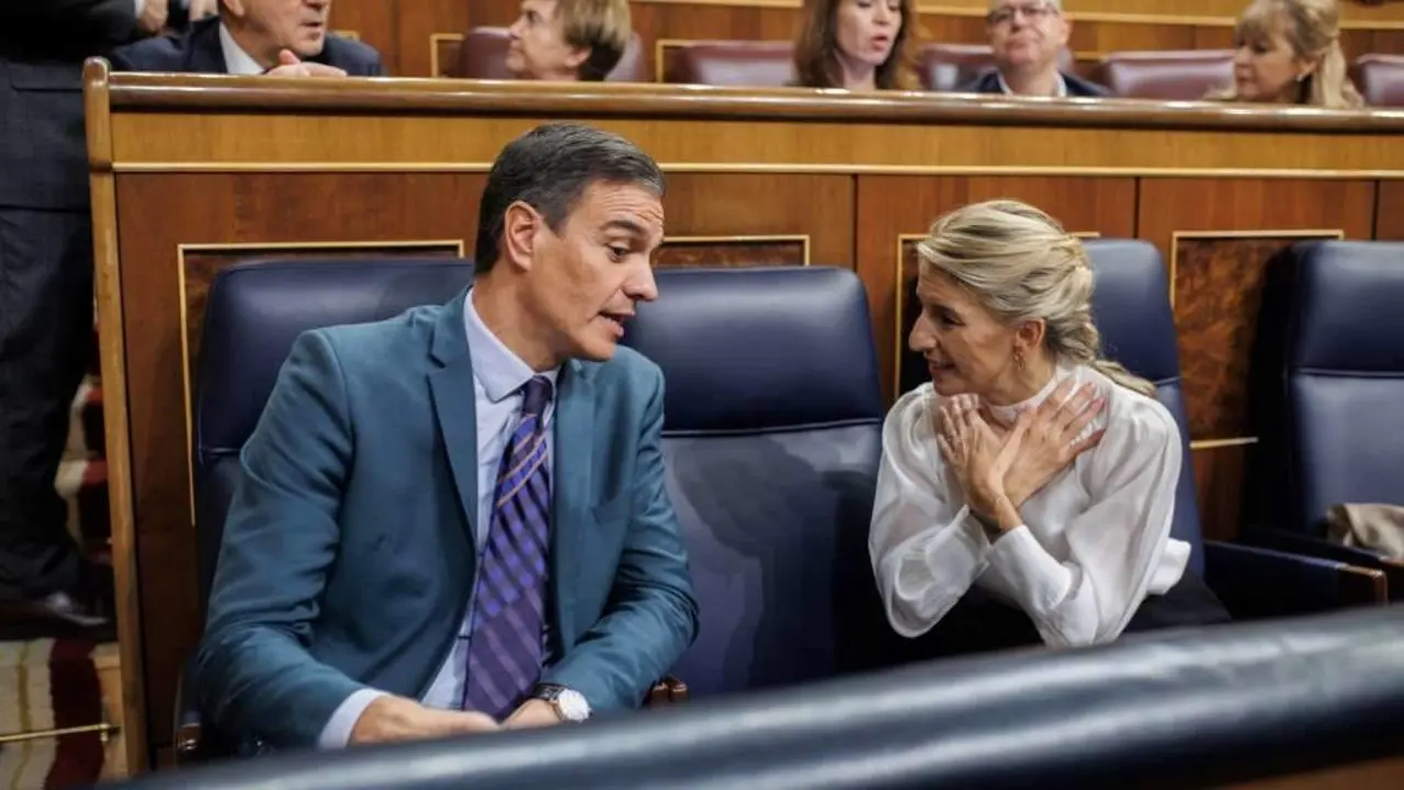 O presidente do Goberno espa&ntilde;ol, Pedro S&aacute;nchez, e a vicepresidenta segunda, Yolanda D&iacute;az. (Foto: Alejandro Mart&iacute;nez V&eacute;lez / Europa Press)