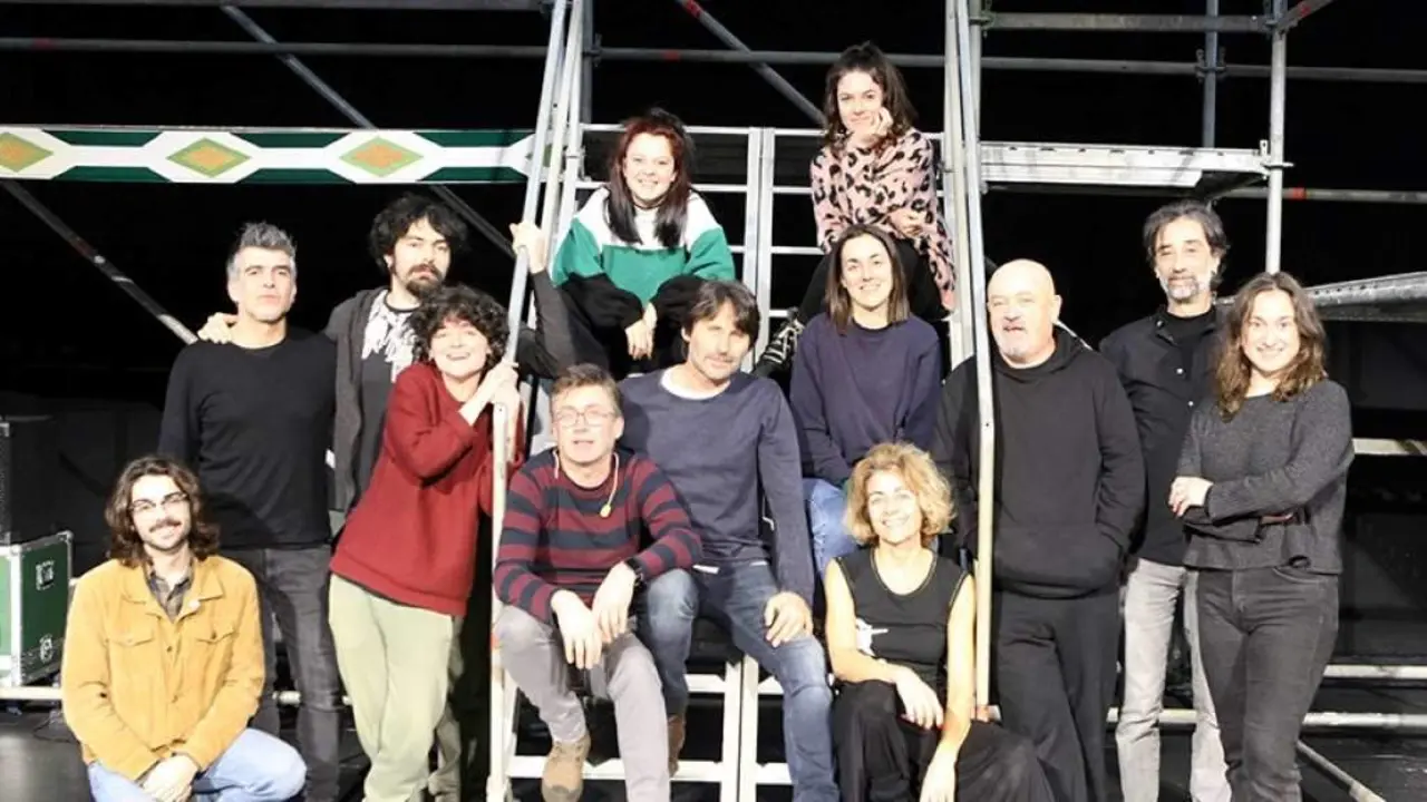 Elenco de 'Vox P&oacute;puli'. (Foto: Malasombra)