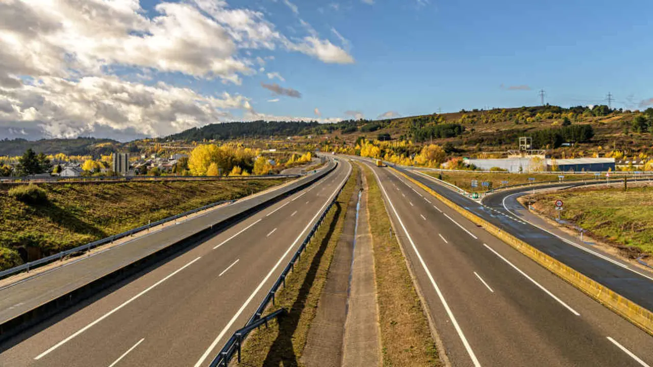 Autopista A-6. (Foto: Lux Blue)
