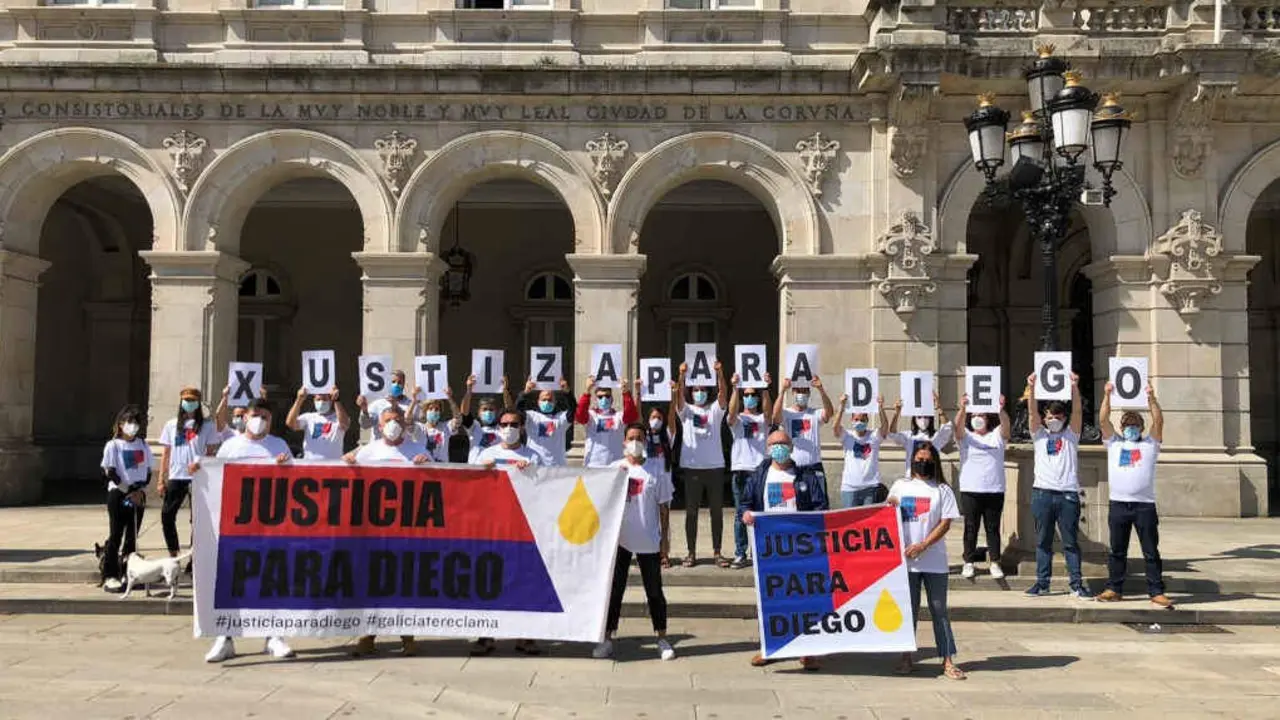 Concentraci&oacute;n en condena do asasinato de Diego Bello (Foto: Plataforma Xustiza para Diego).