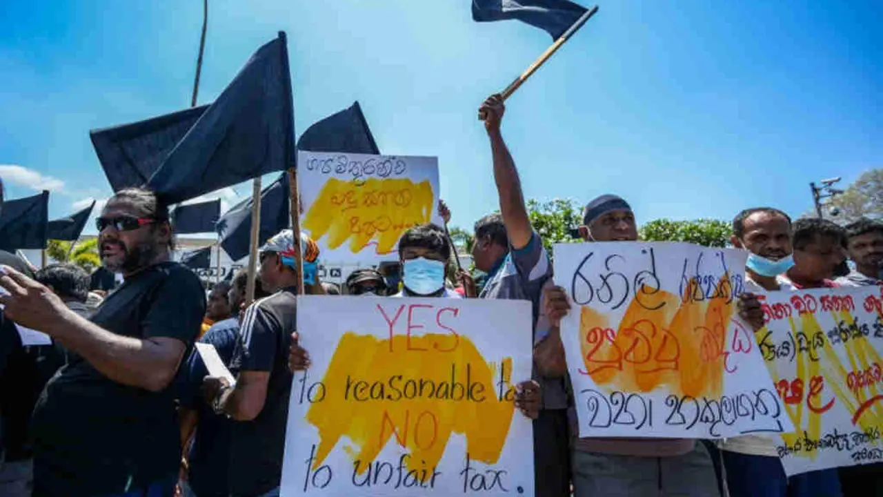 Protestas a cuarta feira en Sri Lanka. (Foto: Sunanda Deshapriya)