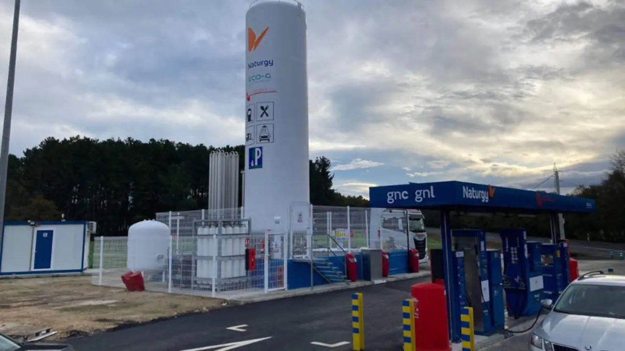 Gasolineira dual en Marti&ntilde;&aacute;n, Vilalba (Foto: Europa Press).