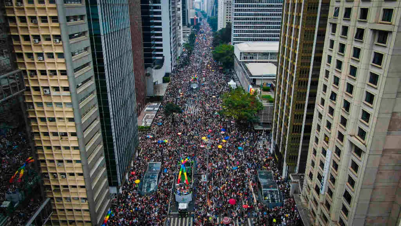 Desfile multitudinario na  xornada do Orgullo Gai en S&atilde;o Paulo, no Brasil, o 19 de xu&ntilde;o de 2022. (Foto: Lincon Zarbietti / DPA)