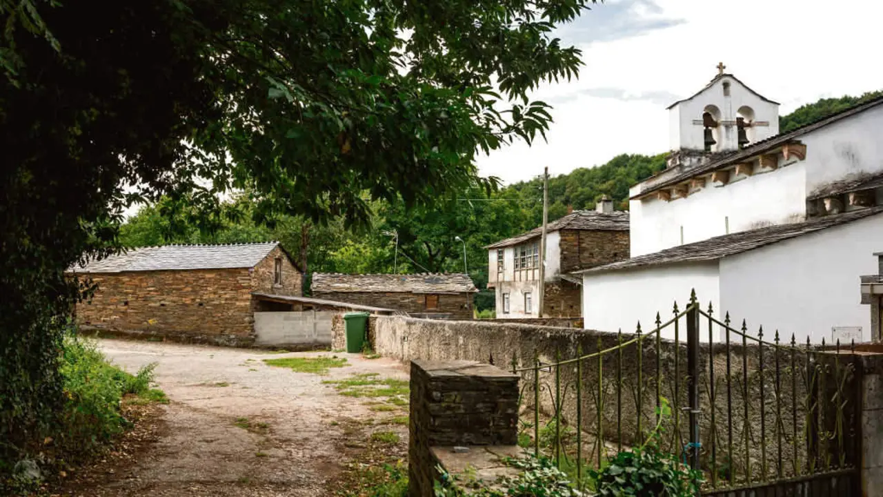 A parroquia do Real, en Samos, comarca de Sarria, contaba 18 habitantes en xaneiro de 2022. (Foto: Jorge Anastacio)
