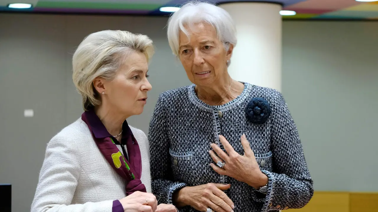 A presidenta da Comisi&oacute;n Europea, Ursula von der Leyen, e a presidenta do Banco Central Europeo, Christine Lagarde, esta sexta feira (Foto: Alexandros Michailidis / European / DPA).