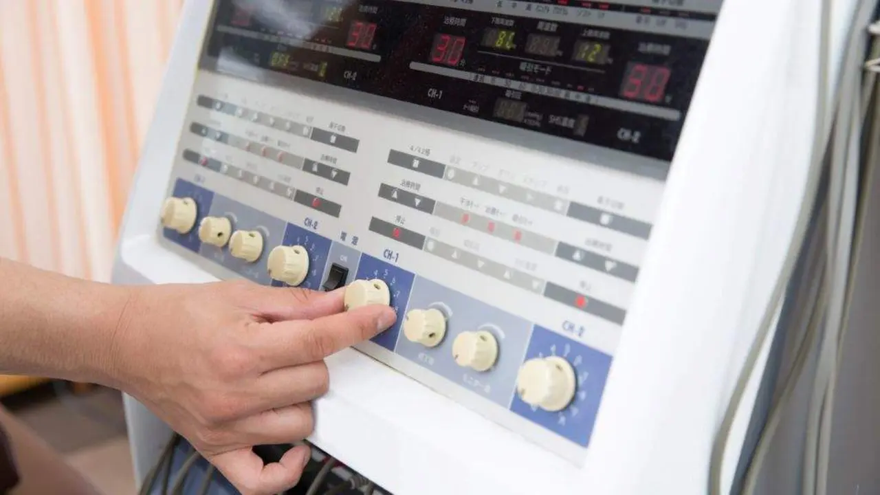 O electroshock volveu &aacute; opini&oacute;n p&uacute;blica a ra&iacute;z do caso dun mozo de Arz&uacute;a ingresado en Conxo. (Foto: N&oacute;s Diario)