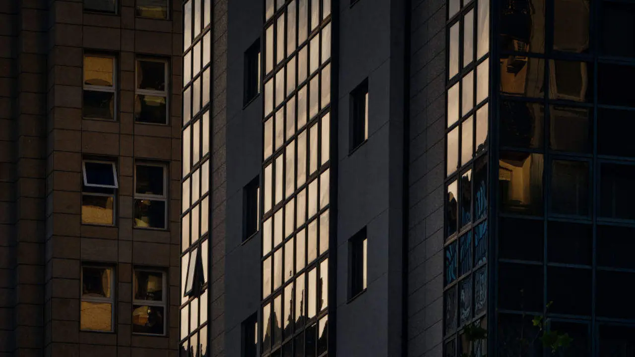 Vista dun edificio de vivendas en Ourense. (Foto: Agostime / Europa Press).