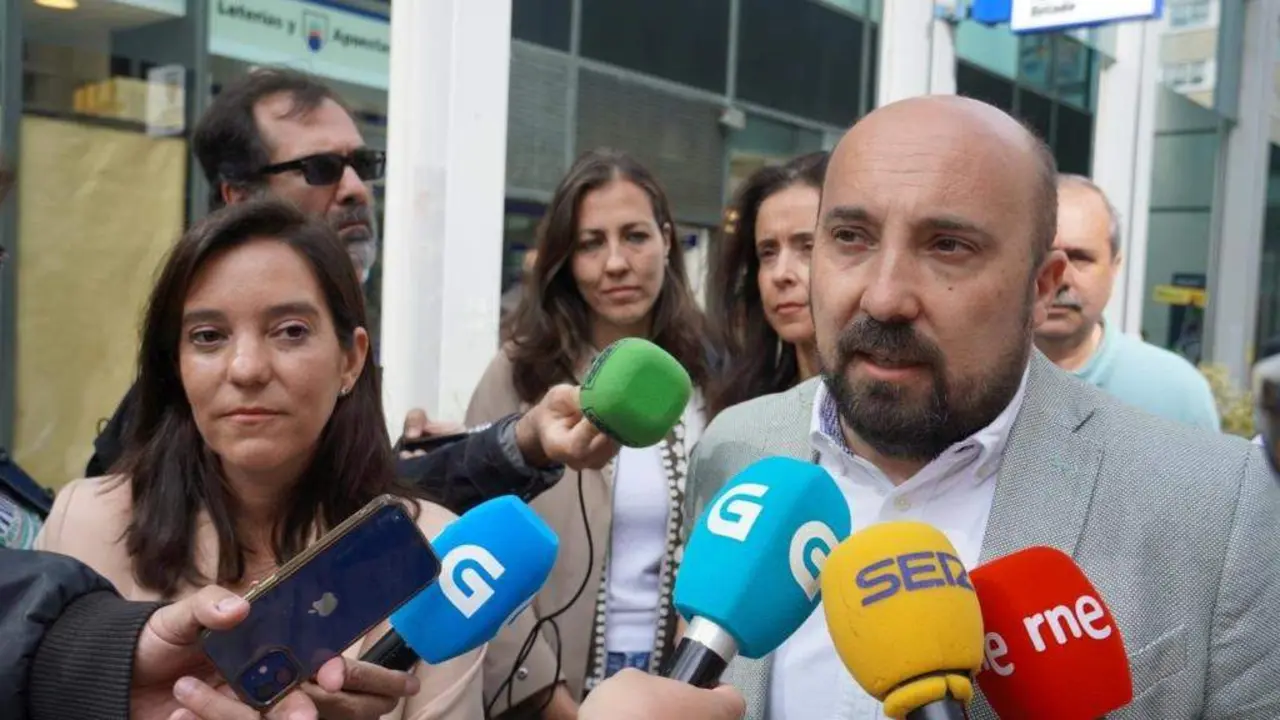In&eacute;s Rei e Jos&eacute; Manuel Laxe, esta sexta feira, na Coru&ntilde;a. (Foto: N&oacute;s Diario)
