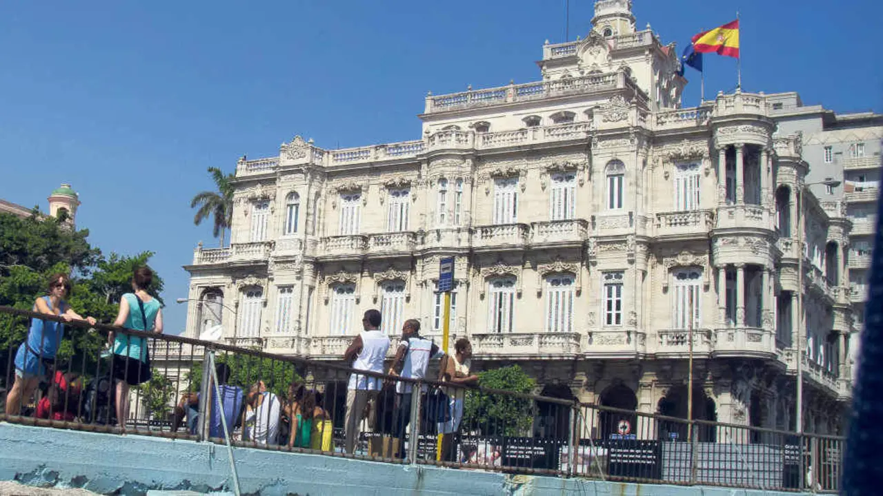 Embaixada do Estado espa&ntilde;ol na Habana, Cuba, segundo pa&iacute;s con m&aacute;is votante CERA tras Arxentina (Foto: Emmanuel Huybrechts).