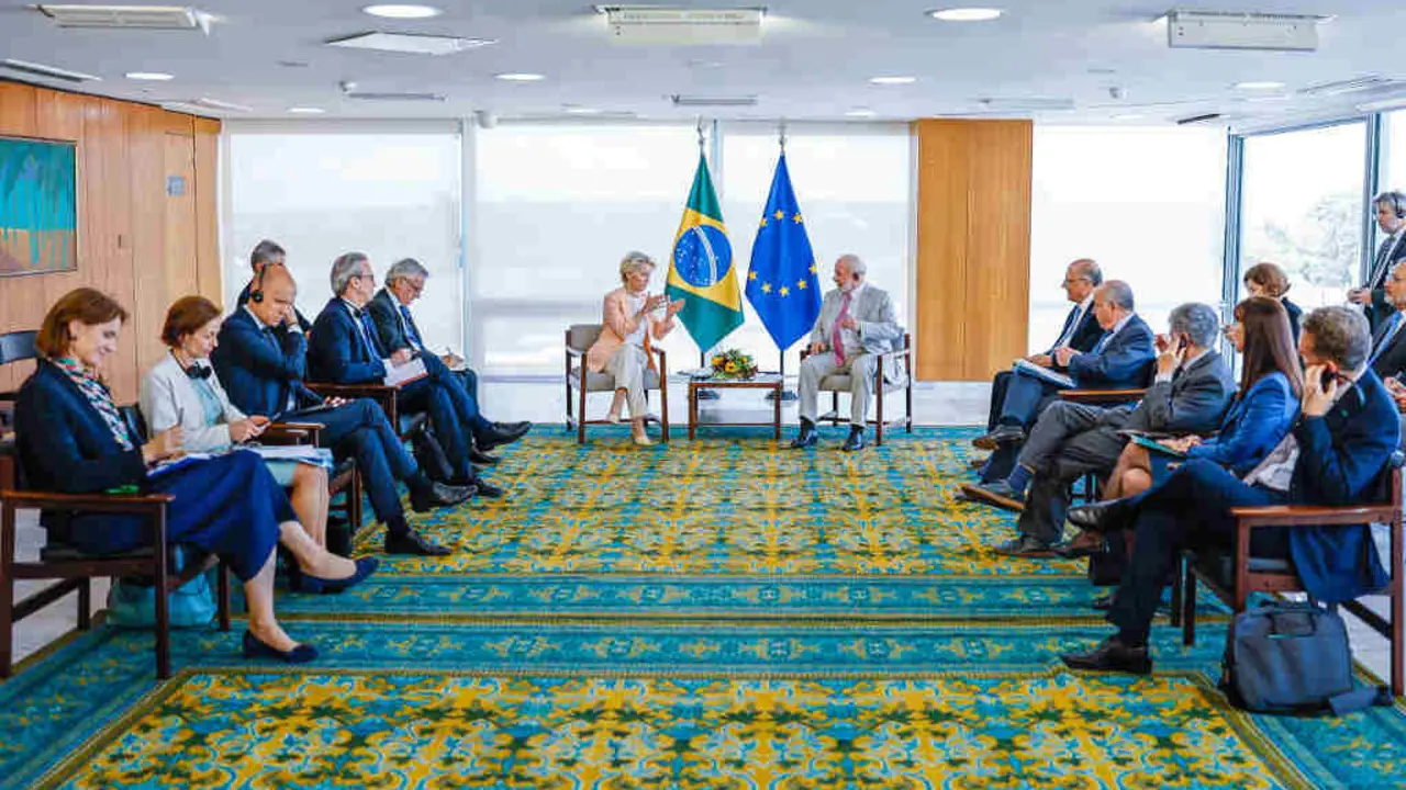 A presidenta da C. Europea, Ursula von der Leyen, e o do Brasil, Lula da Silva. (Foto: Ricardo Stuckert / Palacio Planalto / DPA)