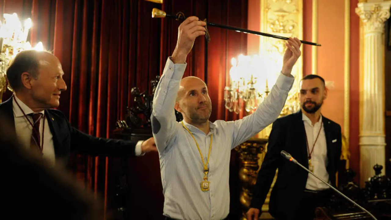 Gonzalo P&eacute;rez X&aacute;come co bast&oacute;n de mando en Ourense (Foto: Rosa Veiga / Europa Press).